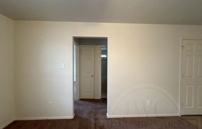 3 beds, 2 baths, $875, Unit 3307 Toledo Unit A