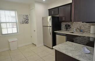 2 beds, 1 bath, $1,700