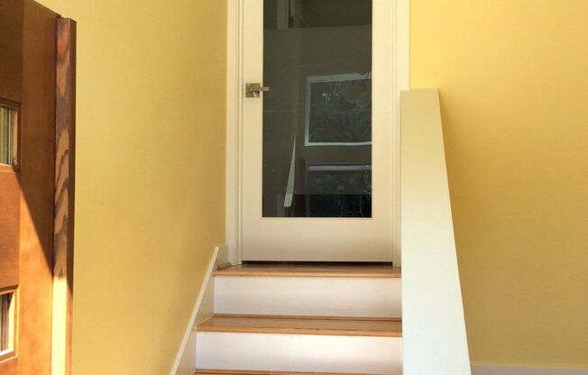 Fabulous 4 Bedroom/2 Bath Home! Upper Unit Now Available! Bellevue