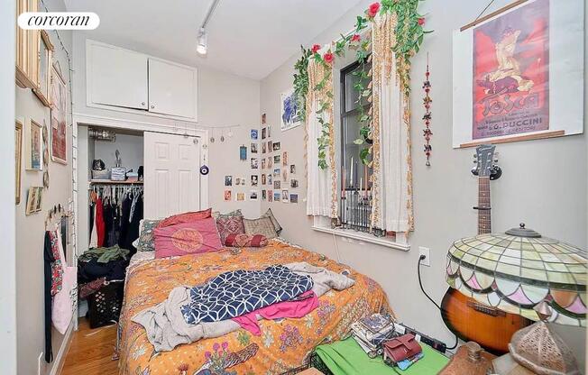 163 CHRYSTIE ST