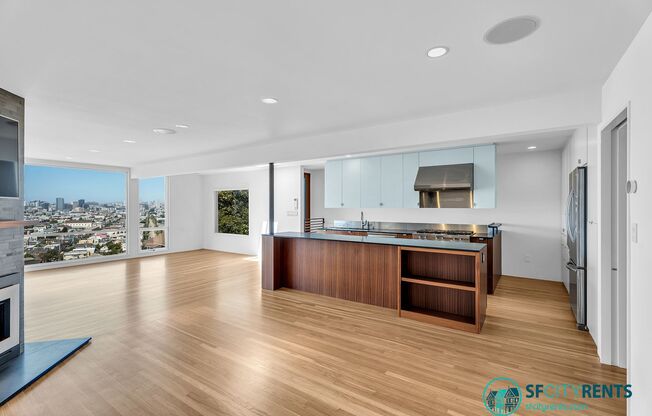 Bernal Heights: Remodeled Single Family Home w/ Views, Hot Tub & Solar Panels