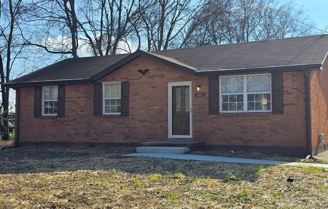 $1250 - Charming 3 Bedroom 1 Bathroom Brick Home