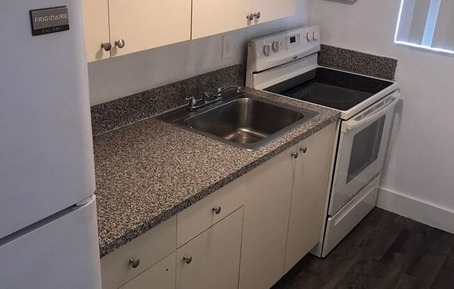 2 beds, 1 bath, 750 sqft, $1,650, Unit 5200-8