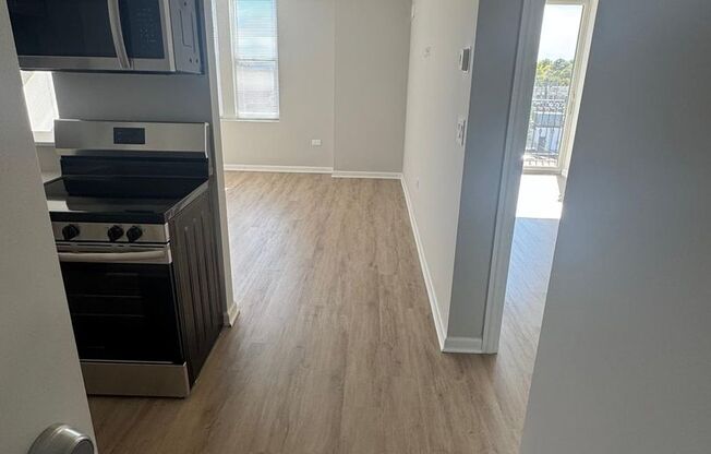 1 bed, 1 bath, 550 sqft, $1,350, Unit 401