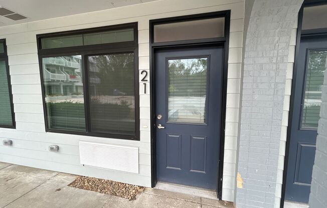 Studio, 1 bath, 500 sqft, $995, Unit 21