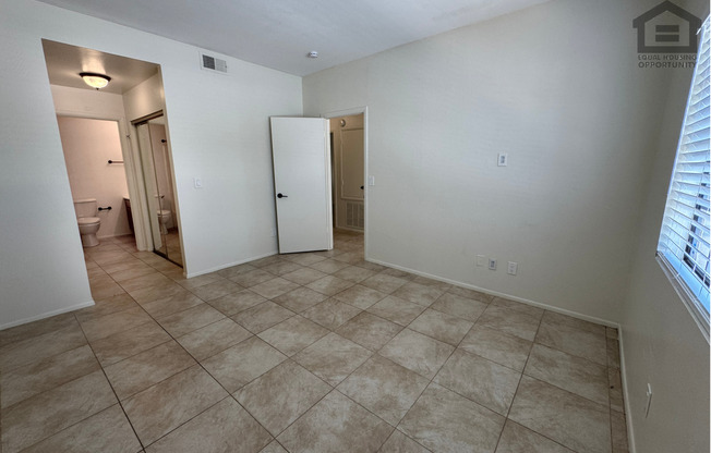 2 beds, 2 baths, $1,099, Unit UNIT 2034