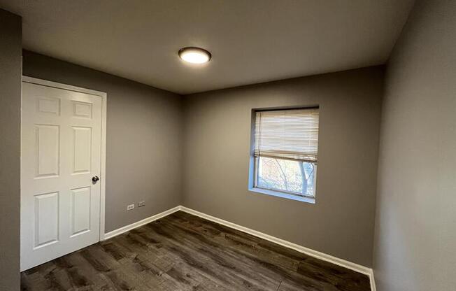 6630 South Vernon Avenue - 2S