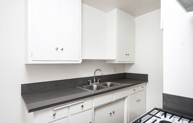 1 bed, 1 bath, $1,950, Unit 14