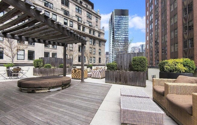 Studio, 1 bath, 367 sqft, $3,300, Unit 606