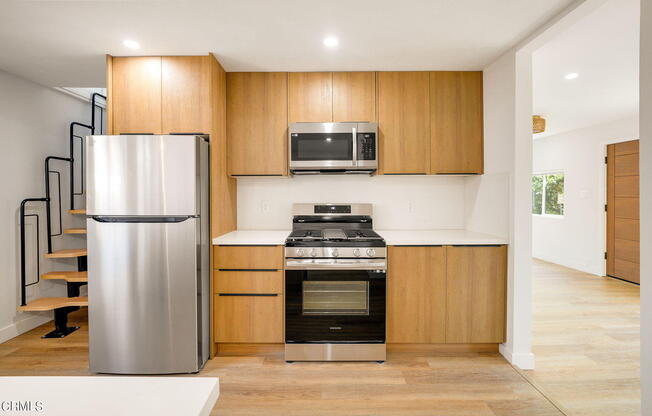 2138 1/2 SANTA YNEZ ST