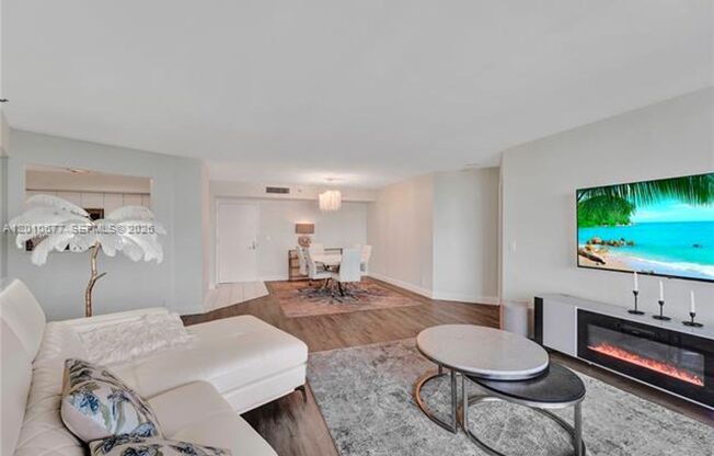 2 beds, 2 baths, $3,500, Unit # 3302