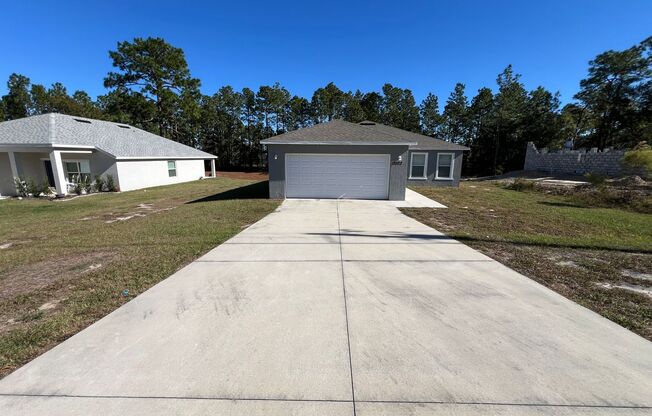 Incredible 3 Bedroom, 2 Bathroom Home in Marion Oaks of Ocala!!