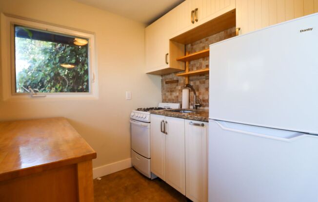 1 bed, 1 bath, 450 sqft, $3,295, Unit 05