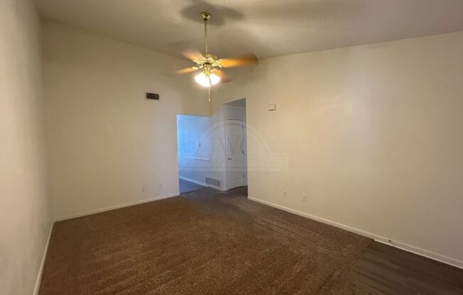 2 beds, 1 bath, $699, Unit 103 Truman Ave W Unit 9