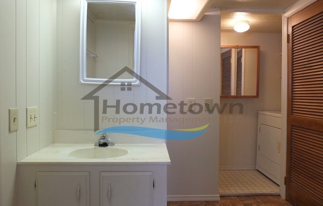 2 beds, 1 bath, $1,205, Unit Space 55