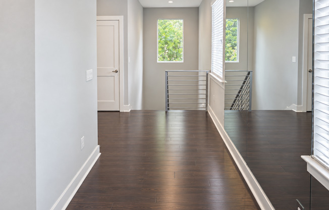 Modern 2 bed/2.5 bath Central Austin Home