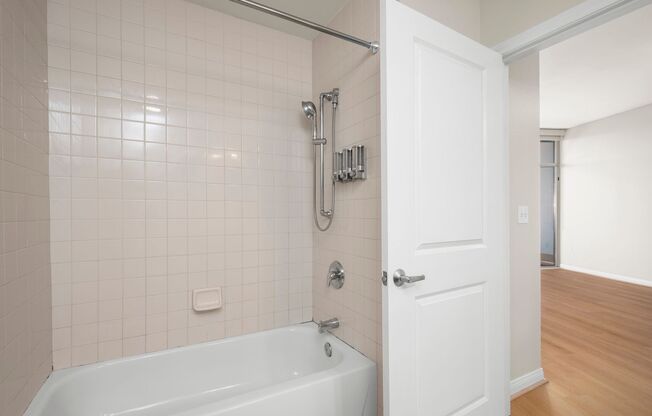 1 bed, 1 bath, $2,750