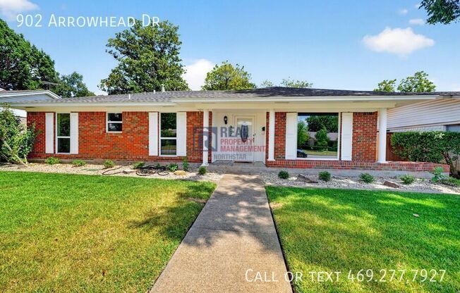 902 ARROWHEAD DR