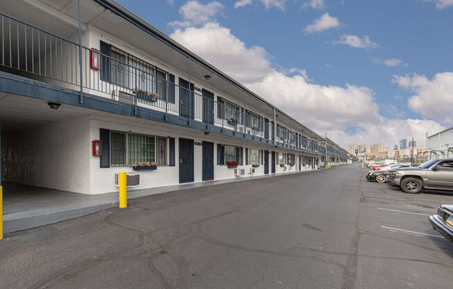1 bedroom condo near UNLV and the Strip for only $695!
