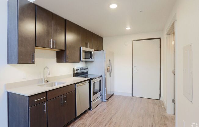 Studio, 1 bath, 302 sqft, $1,150, Unit 307*