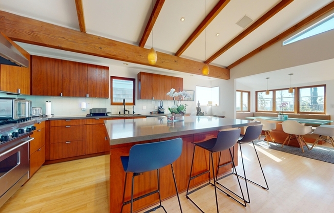 3205 BAYVIEW DR