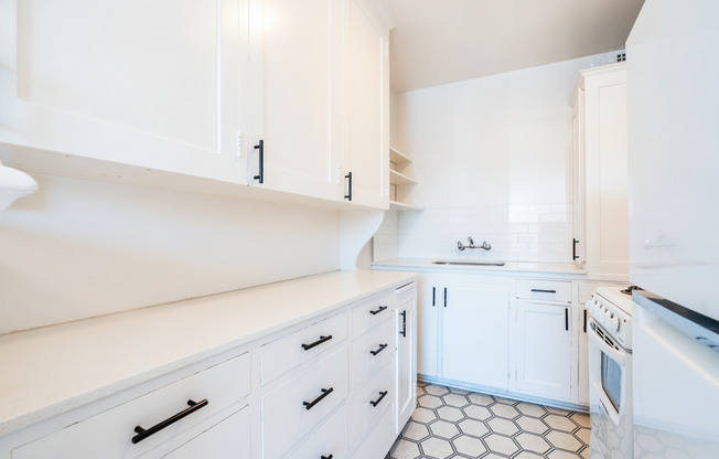 Studio, 1 bath, 200 sqft, $1,525