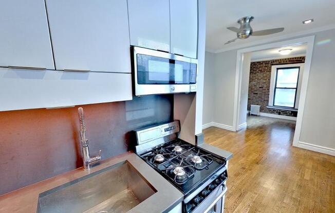 2 beds, 1 bath, $4,495, Unit 2F