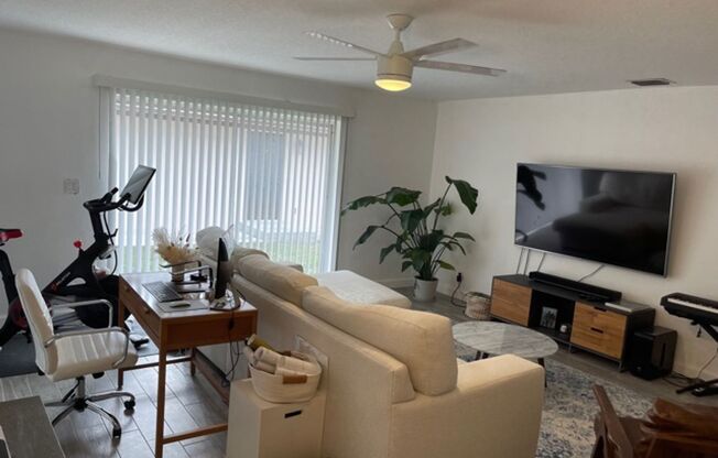 RENOVATED!! 3 bed/2 bath in downtown Fort Lauderdale
