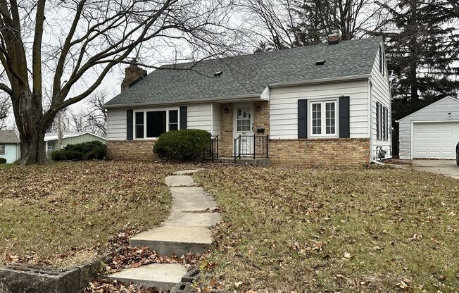 2 - Bedroom House Near Ames High School