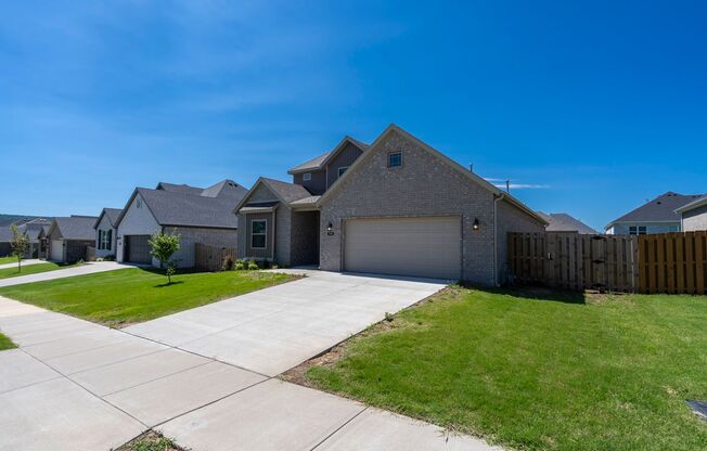 Like new 4BR Farmington home! LOADED with upgrades! Don't miss out!