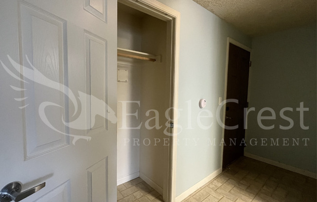 Availability at the Vineyards! 2 Bedroom 2 Bath ~ 2nd Floor Apartment **$200.00 Off 2nd Months Rent**