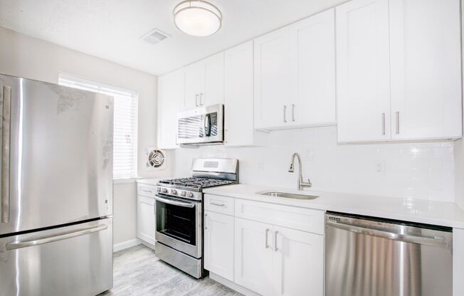 Renovated 2 Bed on Bladensburg Rd. NE!  Apply Today!