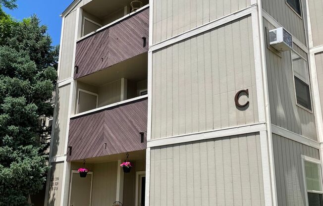 2 beds, 1.5 baths, $1,595, Unit # C 338