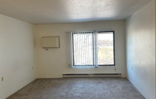 Studio, 1 bath, $625, Unit 1502-32