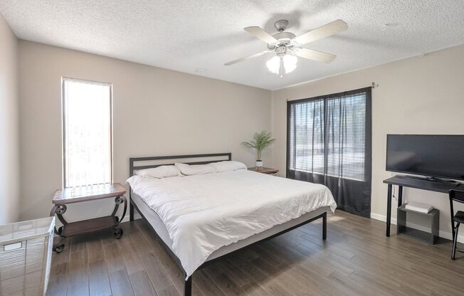 2 beds, 1 bath, $1,845, Unit Unit 902