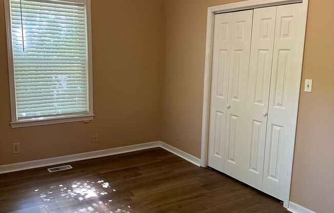 1 bed, 1 bath, $1,300