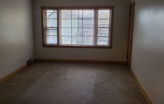 2 beds, 1 bath, 700 sqft, $900, Unit 3