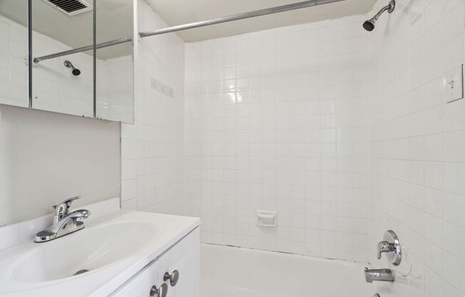 1 bed, 1 bath, 410 sqft, $1,925, Unit 304