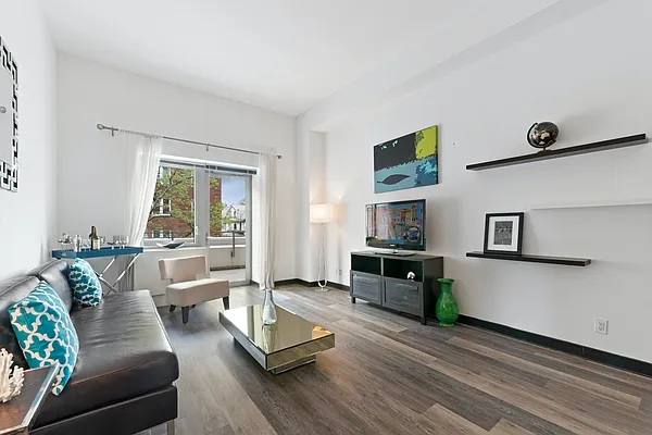 Studio, 1 bath, $3,550, Unit 1124