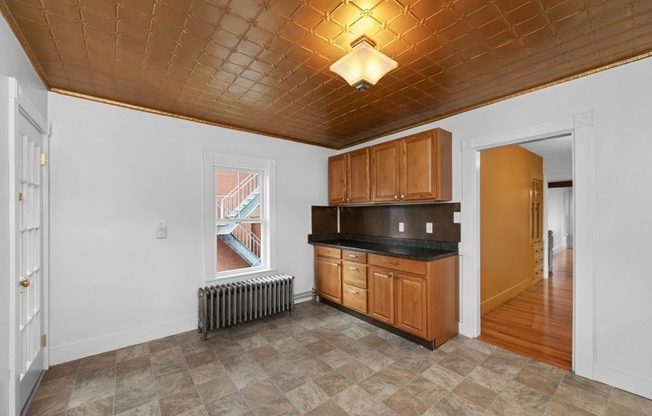 9 KINGMAN RD