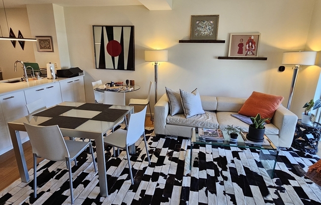 1 bed, 1 bath, 747 sqft, $3,450, Unit 707T