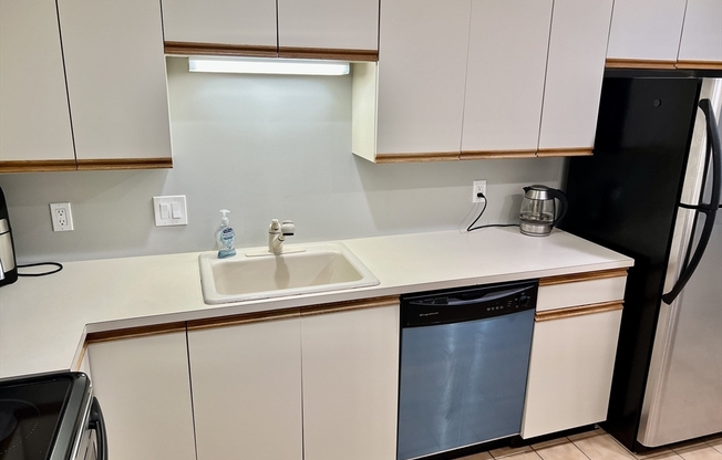 1 bed, 1.5 baths, 1,093 sqft, $3,950, Unit 105