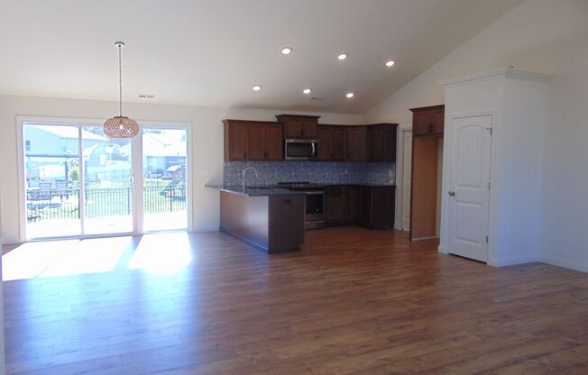 Sensational Newly Constructed 3 Bed 2 Bath House!