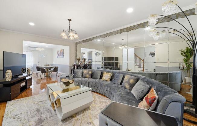 238 E 88 ST