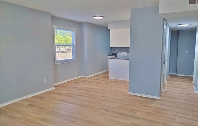 1 bed, 1 bath, 650 sqft, $895, Unit 1713 - 09 C