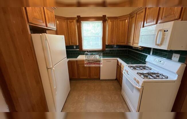 821 S CASCADE AVE