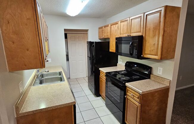 2 beds, 1 bath, $1,400, Unit D213