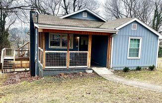 Adorable 2 bedroom Home in Prime Location Near UT and Bearden
