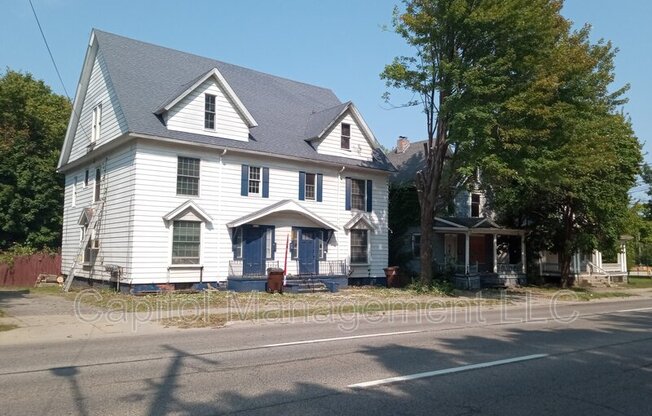 316 W SAGINAW ST