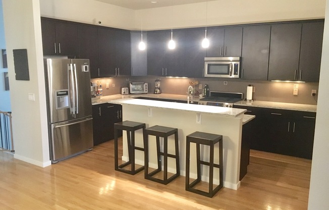 Lovely and Light Open Concept Louisville Home for Lease!